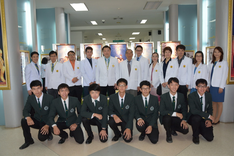 สโมสรนิสิตคณะแพทยศาสตร์ ร่วมพิธีเทิดพระเกียรติวันแม่ 2558