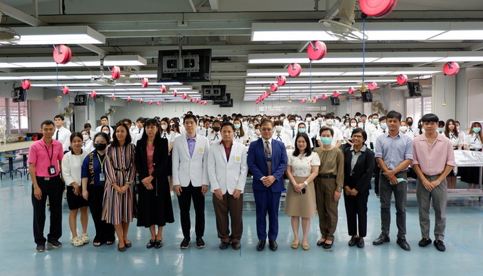 พิธีกล่าวคำปฏิญาณจรรยาบรรณนิสิตแพทย์ต่อร่างอาจารย์ใหญ่ ประจำปีการศึกษา 2567