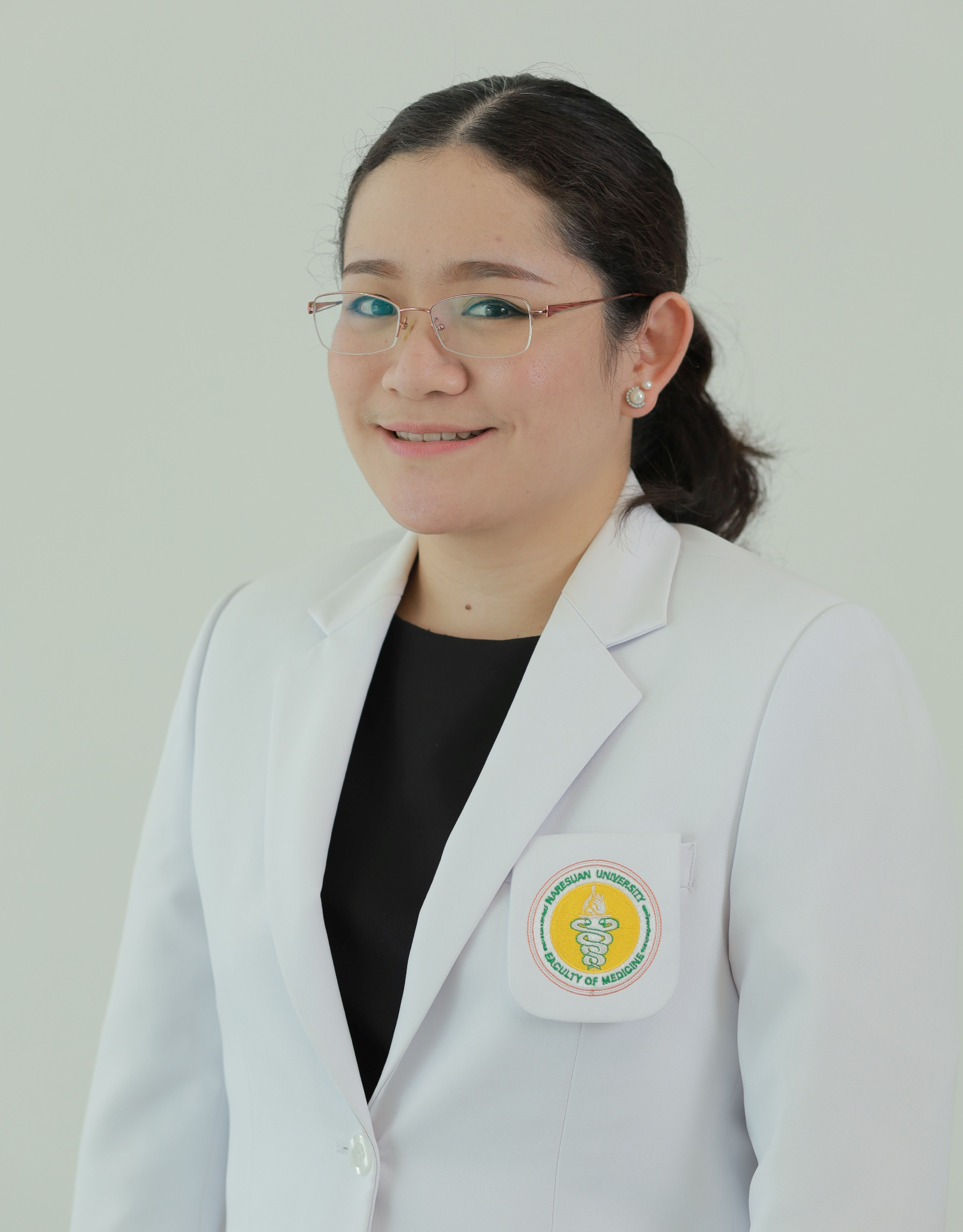 พญ.ฟ้าสินี  อรุณโรจน์ปัญญา