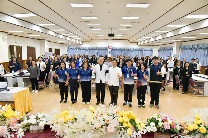 รพ.มหาวิทยาลัยนเรศวร จัดอบรมบริหารความเสี่ยง ทบทวนเวชระเบียน ยกระดับคุณภาพบริการสุขภาพ