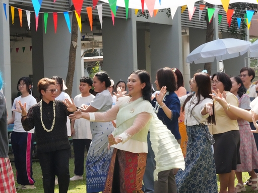 โครงการสืบสานประเพณีวันสงกรานต์ คณะแพทย์ มน.