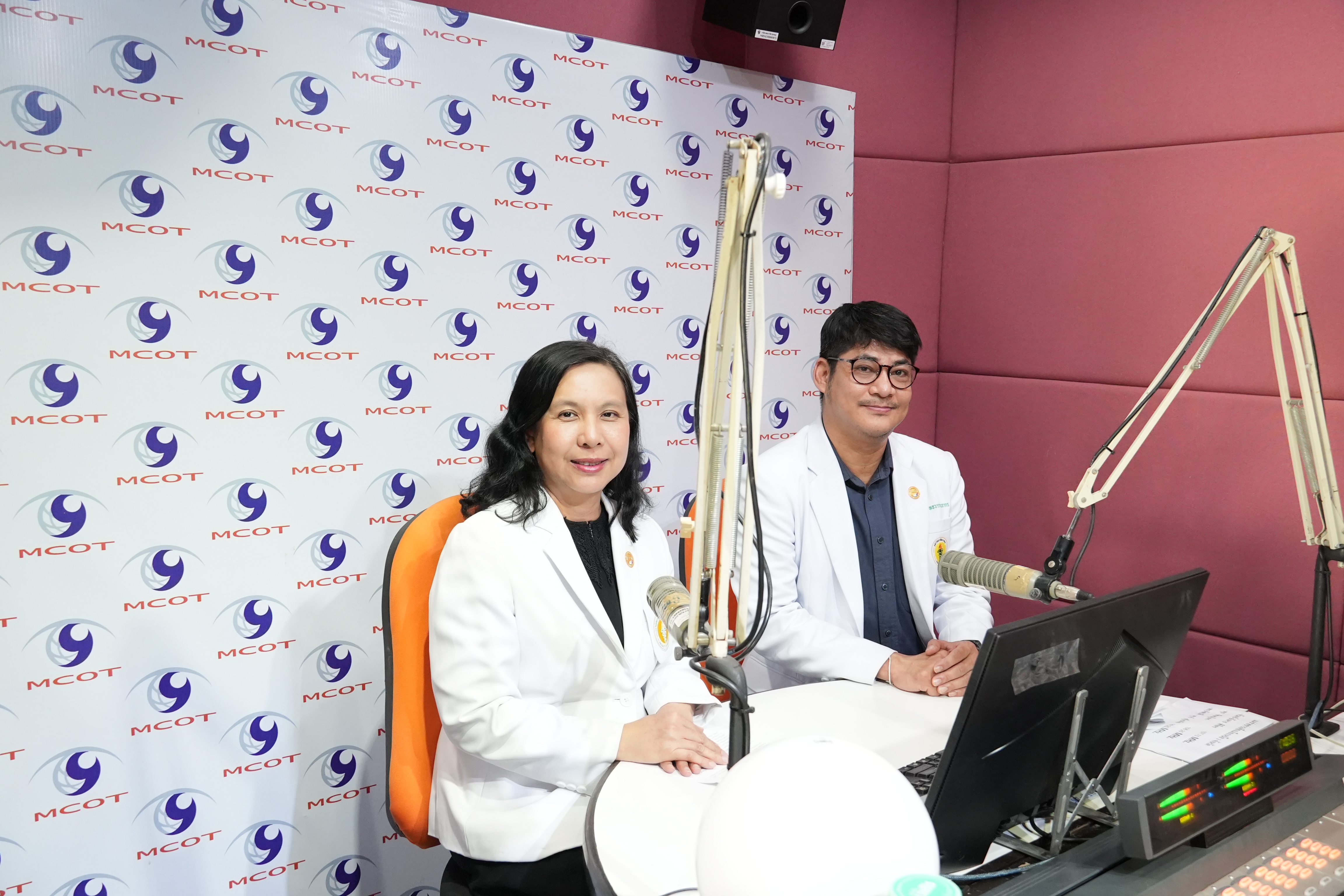 รายการวิทยุ “อสมท. เพื่อชุมชน” สัมภาษณ์สดในโอกาสโรงพยาบาลมหาวิทยาลัยนเรศวร เป็นโรงพยาบาลโรงเรียนแพทย์แห่งแรกที่ได้รับการรับรองคุณภาพมาตรฐานสากล AACI