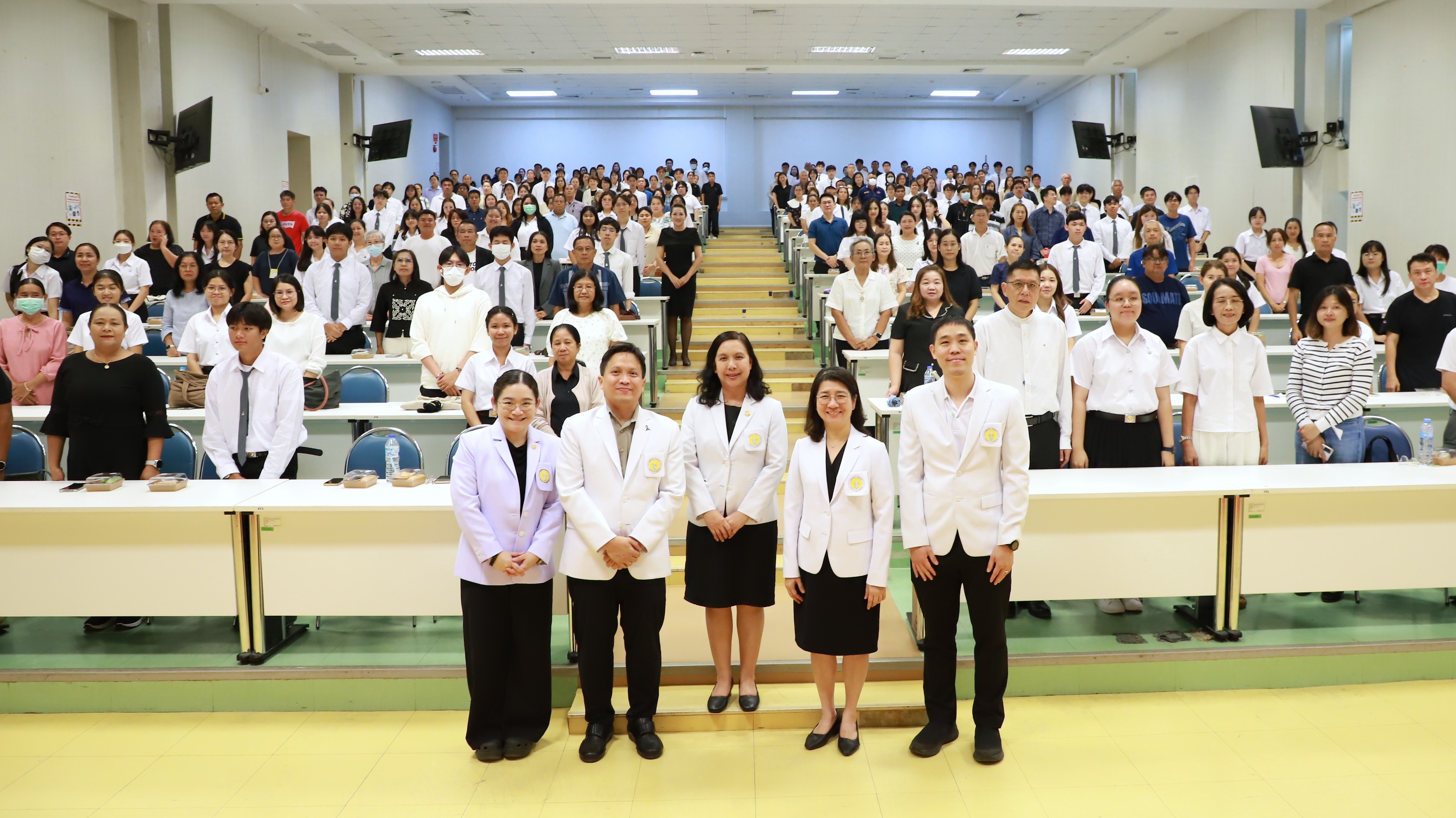 งานกิจการนิสิต คณะแพทยศาสตร์ ม.นเรศวร ดำเนินการจัดโครงการประชุมผู้ปกครองและนิสิตแพทย์ ประจำปีการศึกษา 2569 (MED 32 และ ST 23)